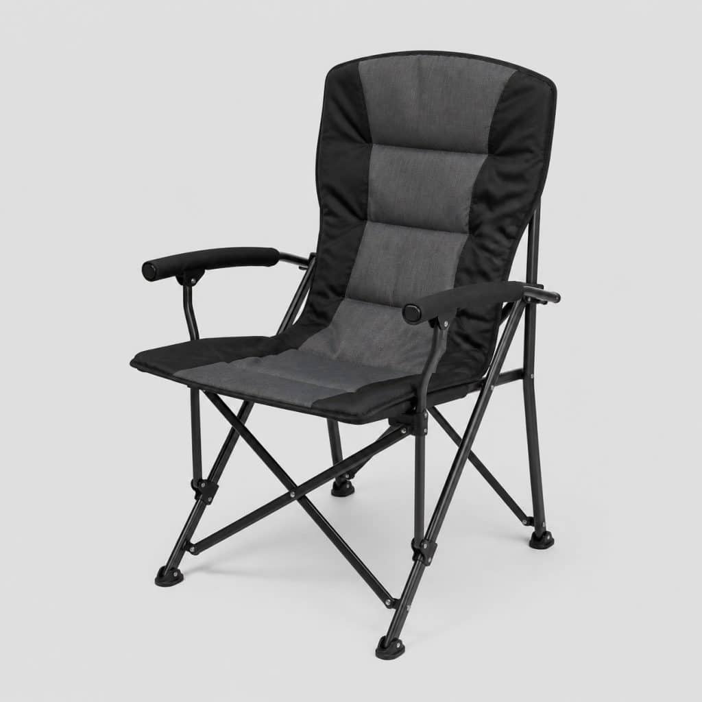 Chaise de camping pliante rembourrée sur fond clair