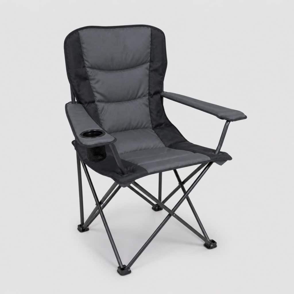 Chaise de camping pliante rembourrée sur fond clair