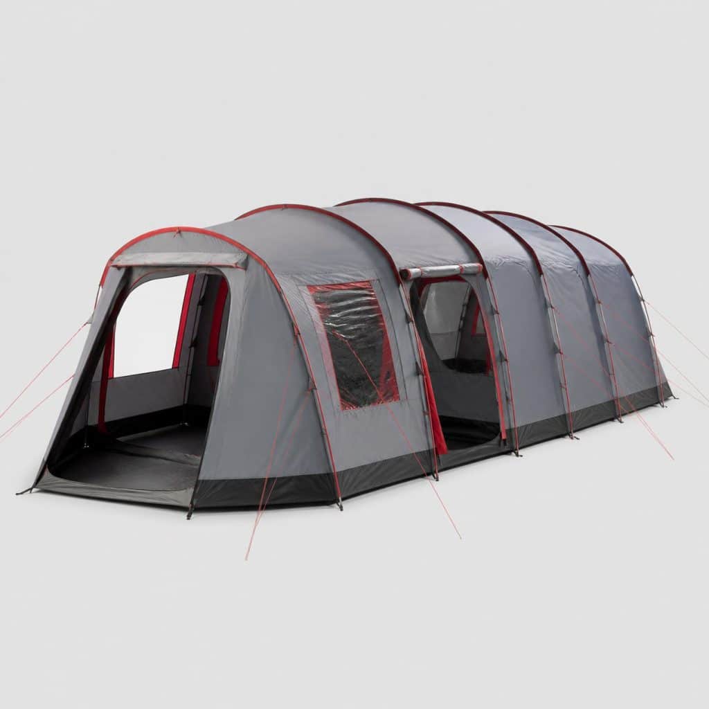Grande tente tunnel de camping 12 personnes sur fond neutre
